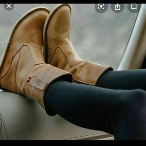 EUC OLiberte Yabela boots size 9 EU39 in tan.